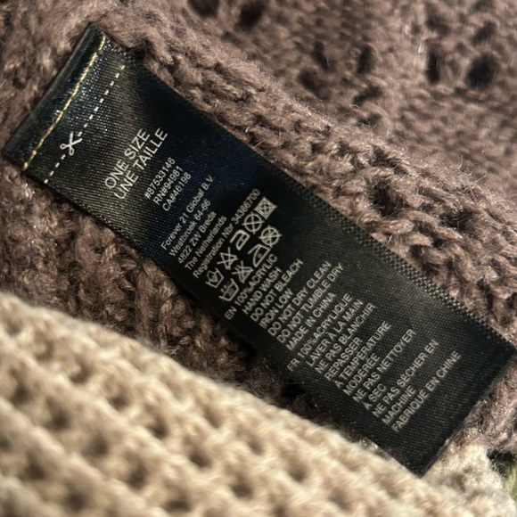 Womens Textured Knit Patterned Beanies Hats - Picture 7 of 8